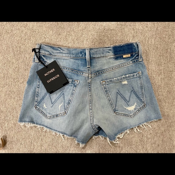 NWT Revolve Mother brand jean shorts in Size 27 (2-4). Sold out online. QUALITY - Picture 8 of 9